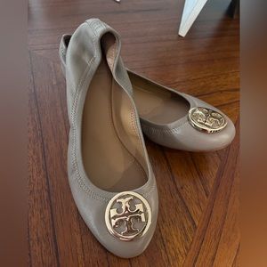 Tory Burch flats. Size 6. Like new.